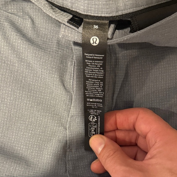 Lululemon Athletica Light Gray Men’s Golf Shorts. - Picture 2 of 3